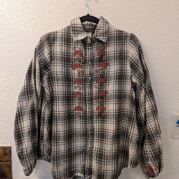 Knox Rose Black and White Plaid Shirt - Picture 1 of 10